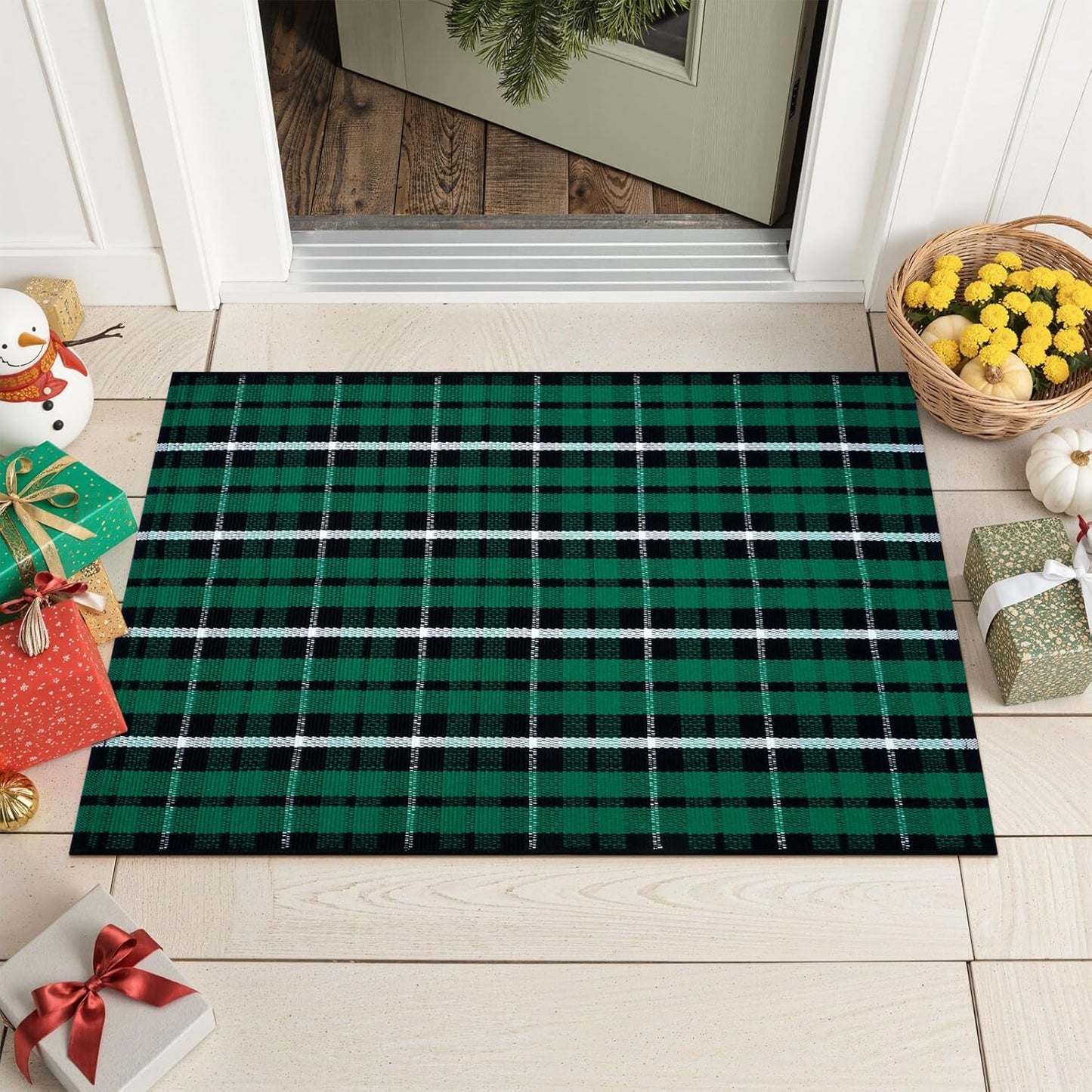 Christmas Outdoor Rug 2X3, Buffalo Plaid Green and Black Checkered Entryway Rug, Washable Front Porch Door Mat Layered Doormat, Small Rug for Bathroom Xmas Holiday Decor