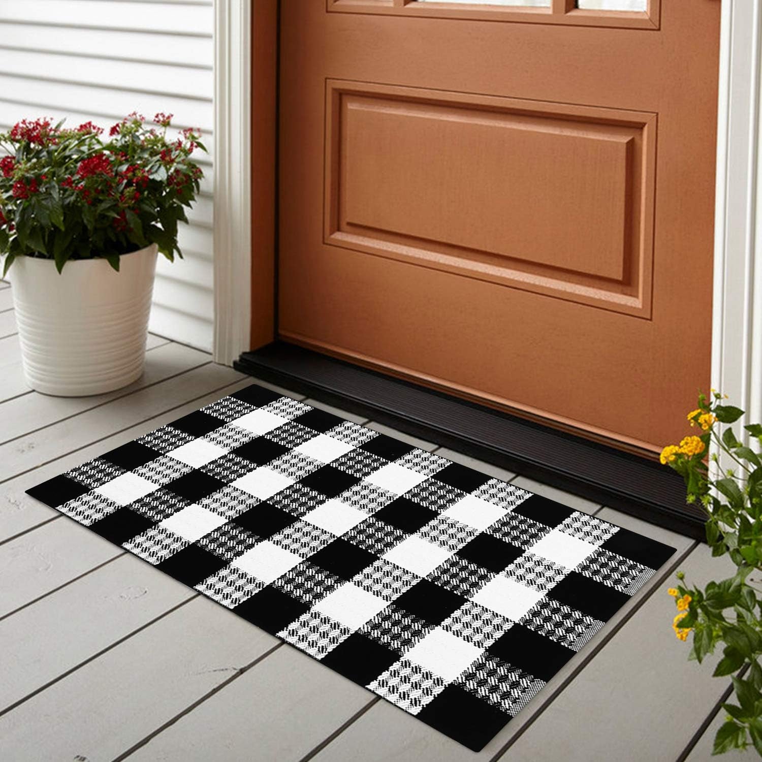 Cotton Buffalo Plaid Checkered Rug 24'' X 35'',  Farmhouse Black/White Woven Outdoor Rugs Runner, Washable Layered Door Mats for Porch/Kitchen